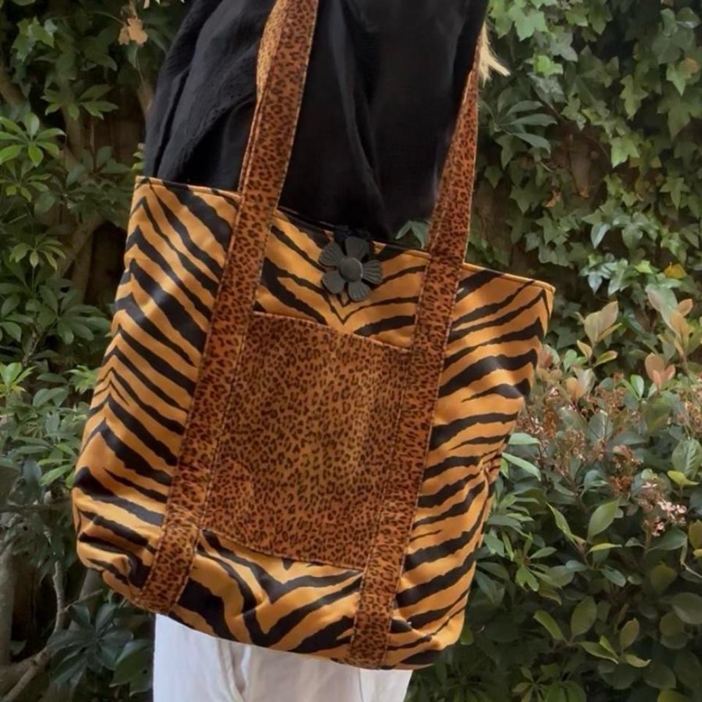 Animal Print Print Tote Bag - Brown and Black